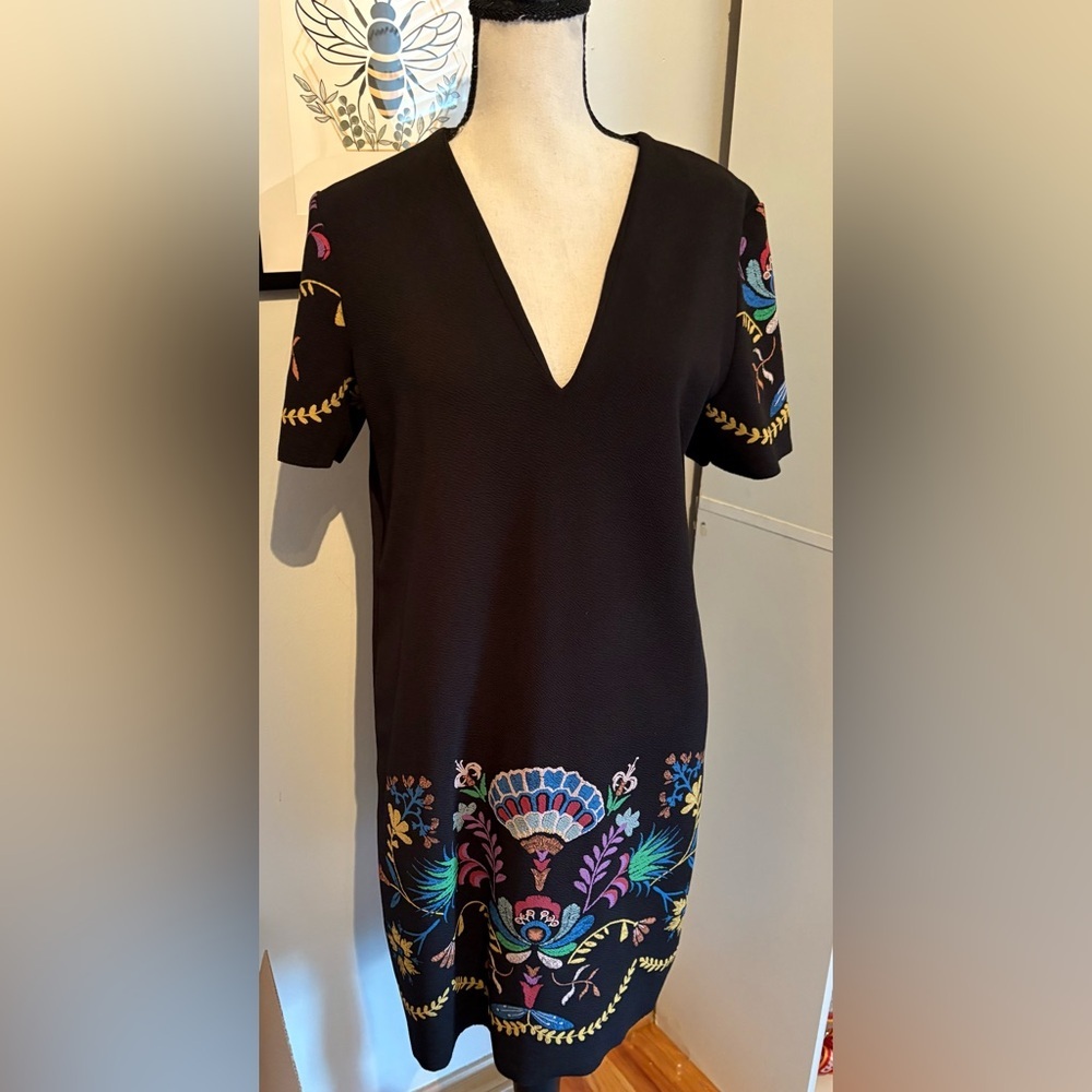 ZARA Women’s Knit Black Floral Aztec Dress Size Small